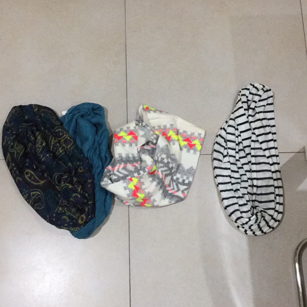 Target scarves, set of 3